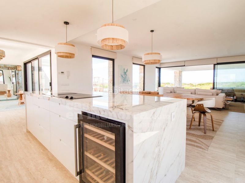 Foto b90ff7ae-bd13-447e-91e0-989a8367020a. Casa amb piscina a Cala en Blanes Ciutadella de Menorca