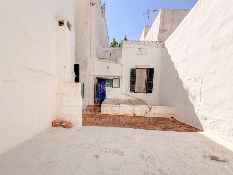 Foto 7f8e9e66-0e5c-48c9-8069-ecbae5a0f90c. Casa amb aparcament a Ciutadella Ciutadella de Menorca