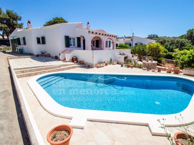 Foto f1a60329-abbf-4ece-8b96-c196ff3e594c. Casa amb calefacció aparcament piscina a Binibèquer Sant Lluís