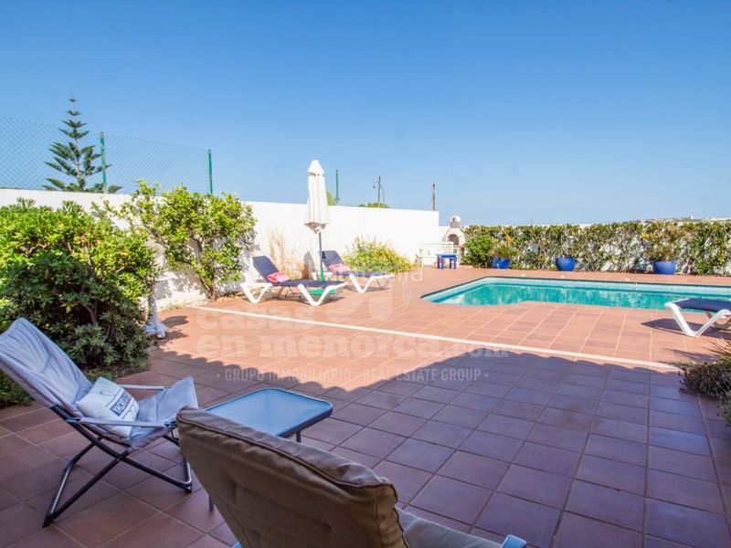 Foto 420d4a97-a150-4901-9dee-1ef2703fd6a1. Casa amb aparcament piscina a Cala Llonga-Sa Mesquida Maó / Mahón