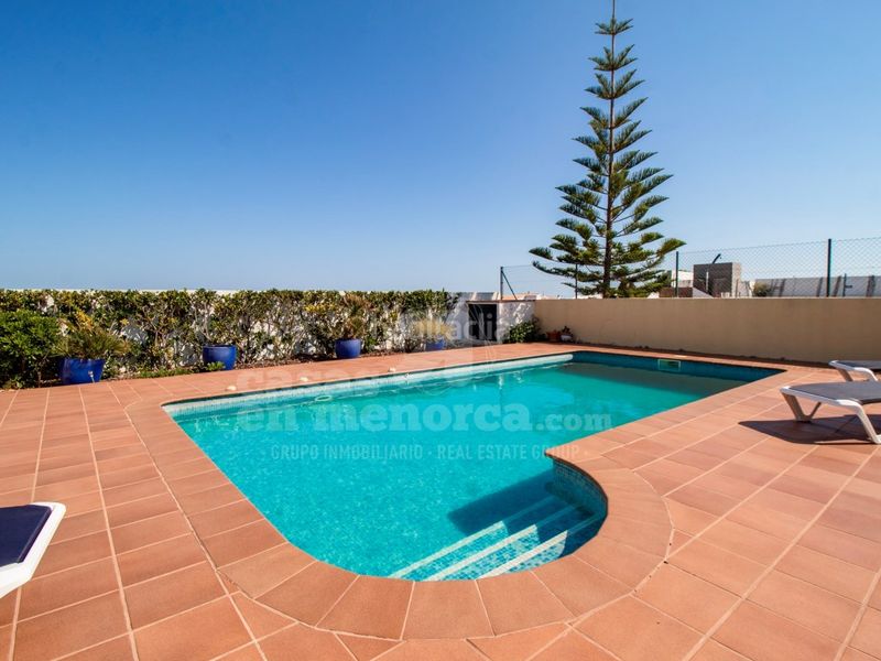 Foto a1ec496b-422c-4655-87d1-33c296e2bf56. Casa amb aparcament piscina a Cala Llonga-Sa Mesquida Maó / Mahón