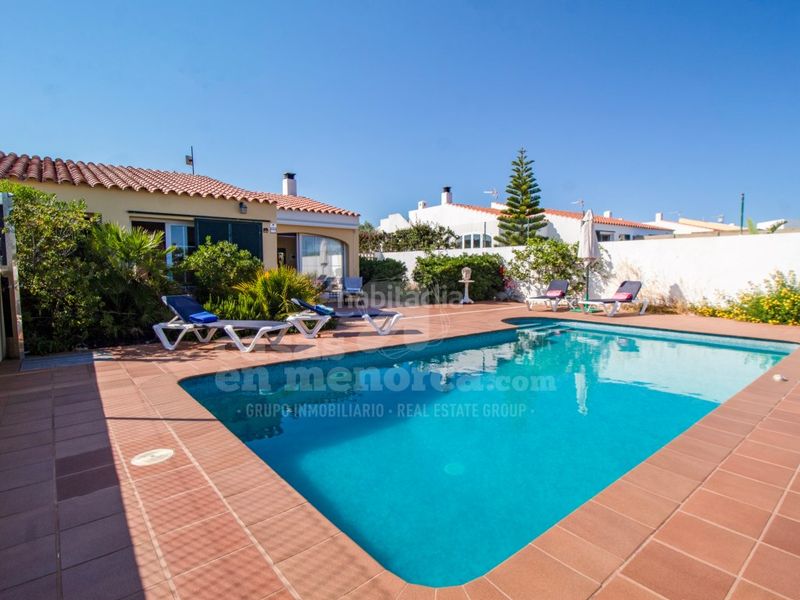 Foto ca5f8247-6c5c-4841-85c0-f9759c3db7da. Casa amb aparcament piscina a Cala Llonga-Sa Mesquida Maó / Mahón