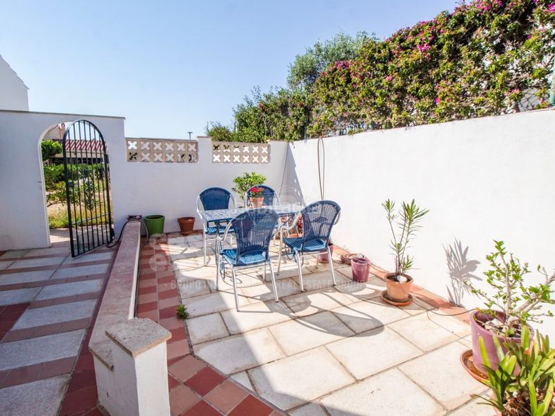 Foto eed40f94-8560-4feb-9936-a67a41a91f9c. Casa amb aparcament piscina a Cala Llonga-Sa Mesquida Maó / Mahón