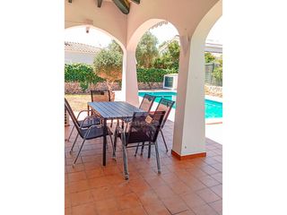 Masia a Trebalúger. Casa de campo con piscina en trebalúger