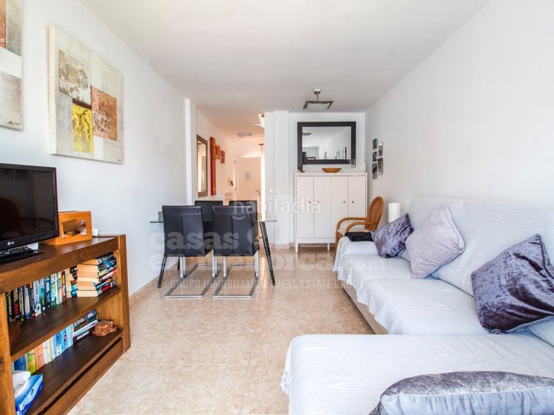 Foto 4a9b33fe-c717-41f2-ad37-fa37ac4d6385. Apartament amb aparcament piscina a Santa Anna-Sol de l´Est Es Castell