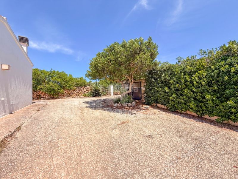 Foto b238807a-3ce8-401e-a98c-ddf7dbbe5974. Masia a Cala Morell Ciutadella de Menorca