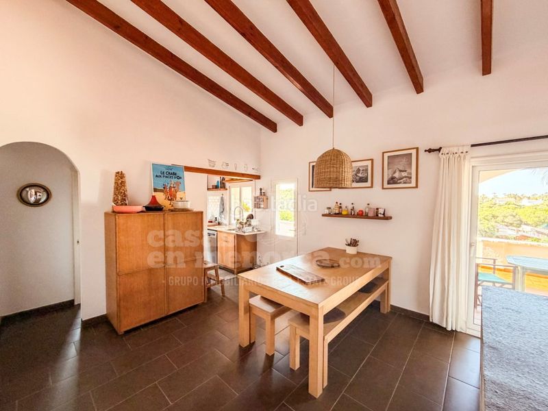 Foto 1a494a0a-ae57-4387-8172-b96d22aea099. Casa amb aparcament a Cala Blanca Ciutadella de Menorca