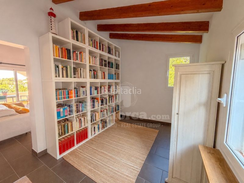 Foto d63fa858-d762-446b-a671-43b074cd5343. Casa amb aparcament a Cala Blanca Ciutadella de Menorca