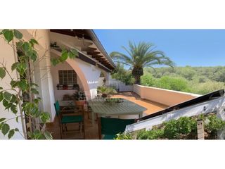 Casa a Cala Blanca. Casa rodeada de campo en cala santandria