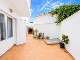 Flat in Alaior Poble. Primer piso con patio en venta en alaior