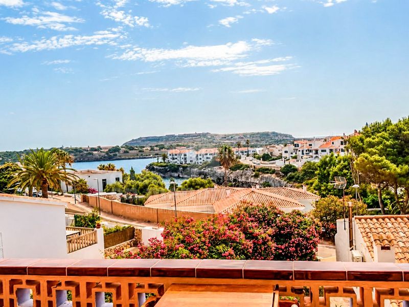 Foto b5a87e25-9f98-41ec-93ed-b601e42935e8. Apartament a Santa Anna-Sol de l´Est Es Castell