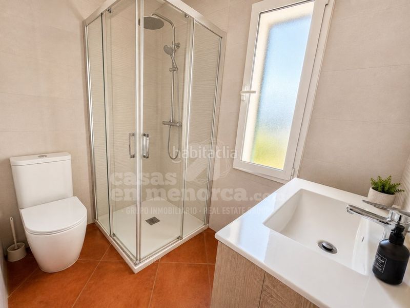 Foto 7b8cfddf-acf6-42ea-8d3c-bfdb20c62e41. Casa amb aparcament piscina a Cala en Blanes Ciutadella de Menorca