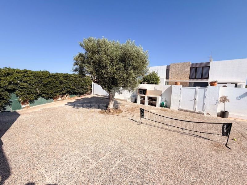 Foto b20b4712-929f-4a4b-af94-802db0649282. Casa amb aparcament piscina a Cala en Blanes Ciutadella de Menorca