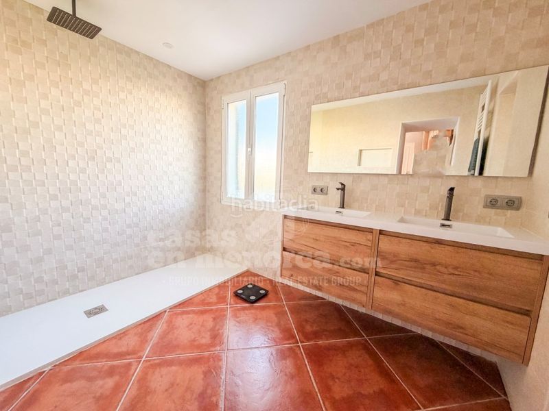 Foto f288c2af-55a6-41ea-ab99-9cb052bb3412. Casa amb aparcament piscina a Cala en Blanes Ciutadella de Menorca