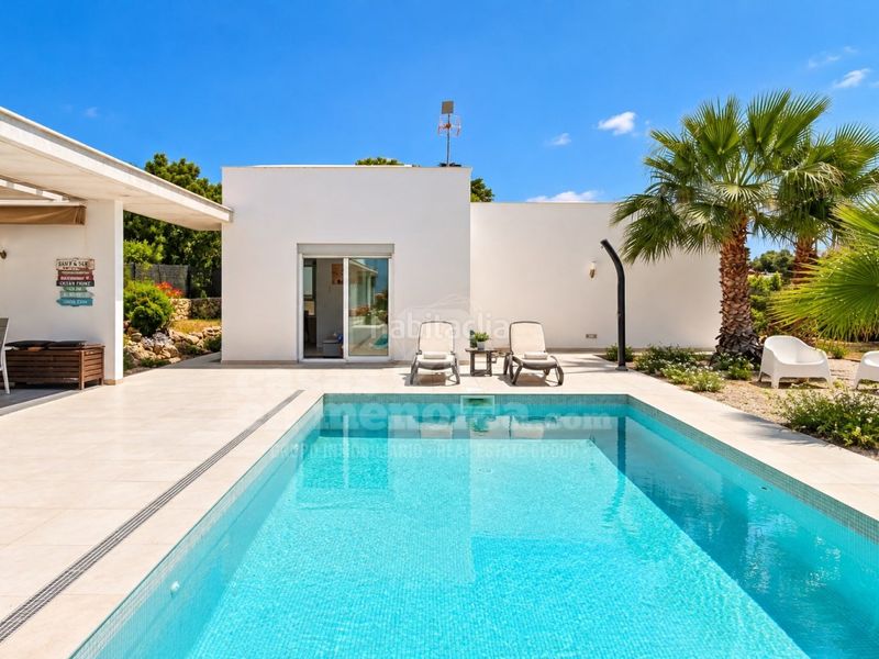 Foto d9a764a6-716b-4e40-b57e-1d66172bfc8f. Casa amb calefacció aparcament piscina a Binibèquer Sant Lluís