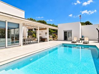 Casa in Binibèquer. Chalet de diseño con vistas al mar en binibeca