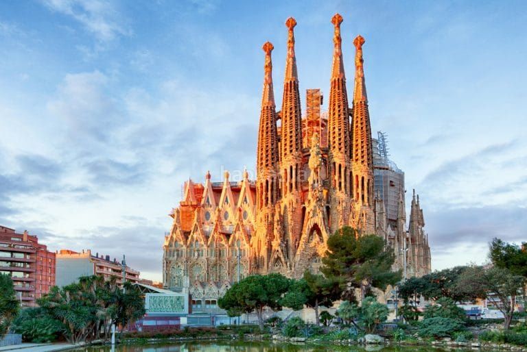 Foto 09ba403c-00f6-492e-99ce-8e659f5e7400. Pis a Sagrada Família Barcelona