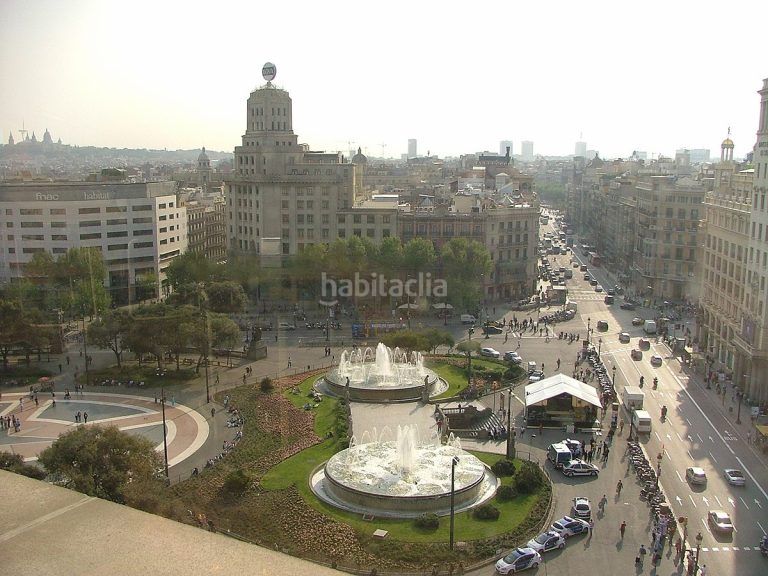 Foto a3cc8894-1c6e-4d4e-9c52-2a27a7441b88. Pis a Sagrada Família Barcelona