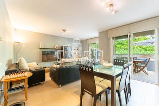Location Maison jumelée  Calle brussel·les. Alquiler de una bonita casa adosada en vilafortuny con piscina c