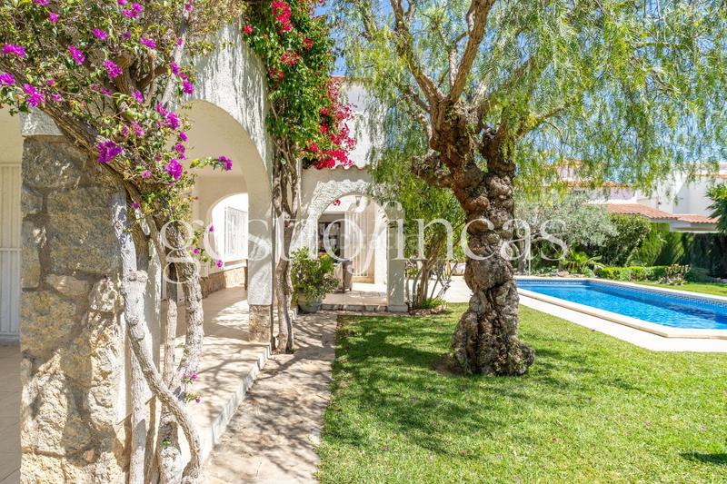 Foto 40191d60-cfa3-4e49-9693-b2f4c4ff52be. Chalet mit parking pool in mar Cambrils Cambrils