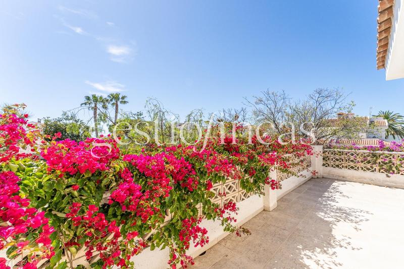 Foto ccb30be7-e7e6-404d-b029-ee522099e873. Chalet avec parking piscine dans mar Cambrils Cambrils