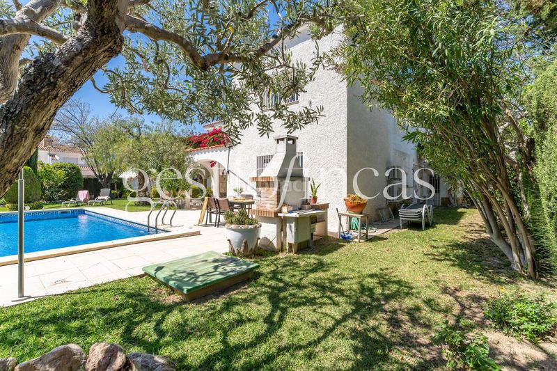 Foto 7fd7117d-bf67-4b5f-b908-0abfe1965638. Chalet avec chauffage parking piscine dans mar Cambrils Cambrils