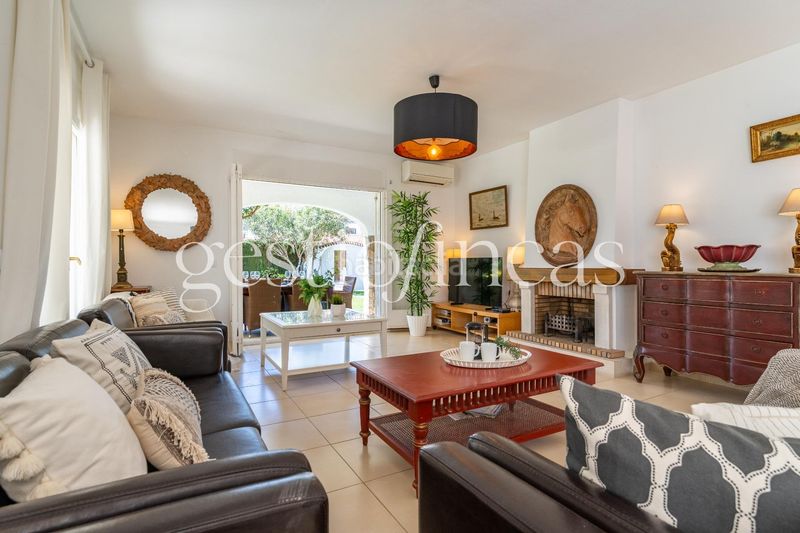 Foto dcfaa3b7-b91f-4963-9d2a-3624282a7088. Chalet avec chauffage parking piscine dans mar Cambrils Cambrils
