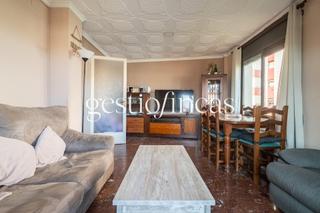 Etagenwohnung  Calle gran canària. Maravilloso piso de 3 habitaciones en torreforta!