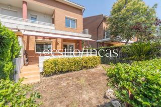 Towny house  Carrer dels germans vallmitjana. Maravilloso chalet pareado con piscina comunitaria!