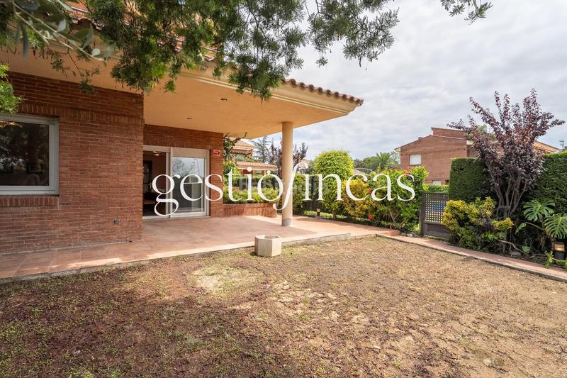 Foto 9c729dab-4e74-4735-8fc9-6662cde90c30. Casa aparellada amb aparcament a Jardins de Vilafortuny - Mas d'en Bosch Cambrils