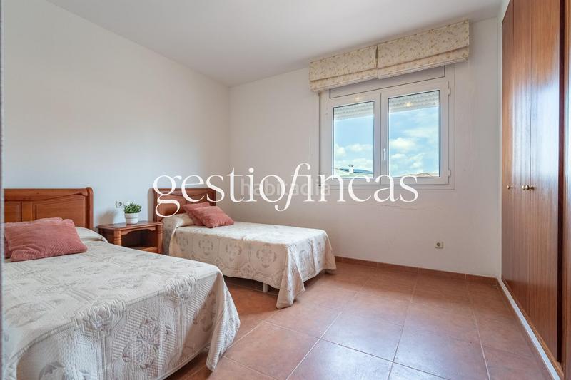 Foto fa95fccc-384d-4f31-a371-5fe2675e00bc. Casa aparellada amb aparcament a Jardins de Vilafortuny - Mas d'en Bosch Cambrils
