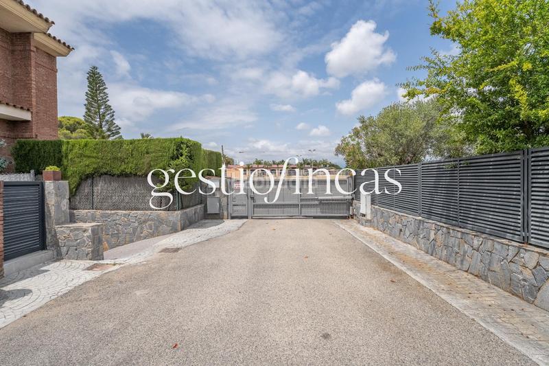 Foto fc0ff2c4-6de3-41e9-adb3-216cf5f09b4d. Casa aparellada amb aparcament a Jardins de Vilafortuny - Mas d'en Bosch Cambrils