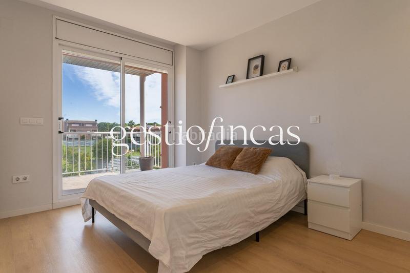 Foto 0126423f-e141-4d58-8bd9-b6e770c517ad. Casa aparellada amb calefacció aparcament piscina a Cambrils