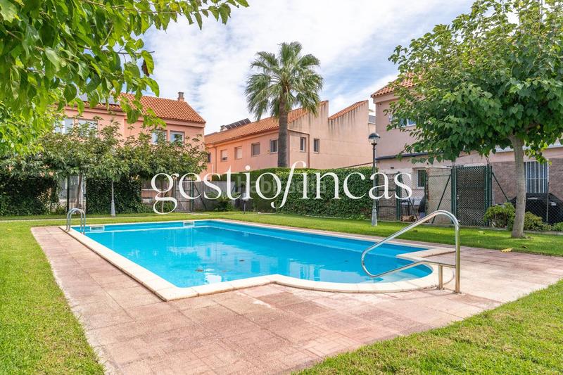 Foto 016c4888-2f2a-47fe-bd79-bc0a97149049. Casa aparellada amb calefacció aparcament piscina a Cambrils