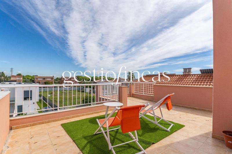 Foto b665e7ed-8422-4061-9a40-396e85bd6d63. Casa aparellada amb calefacció aparcament piscina a Cambrils