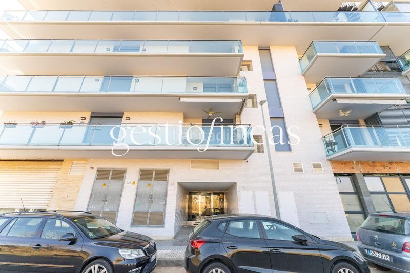 Foto 0eb4c5ca-bab8-48d2-8a80-ed6f864a8dfd. Pis a carrer riu glorieta 18 a Els Esquirols Cambrils