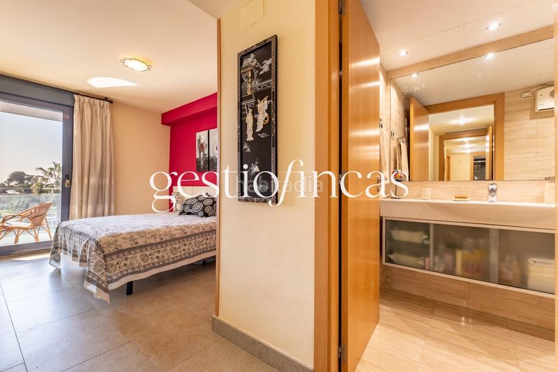 Foto 422a51f7-7e2f-433c-bf86-90aed90131ea. Pis a carrer riu glorieta 18 a Els Esquirols Cambrils