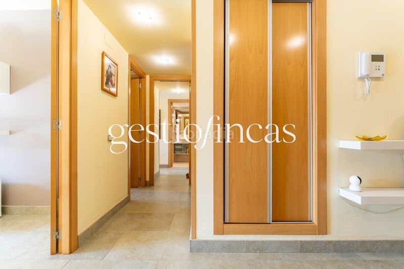 Foto f0c49ae3-33b4-45d9-9aae-3727fcdcd7f2. Pis a carrer riu glorieta 18 a Els Esquirols Cambrils