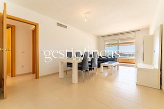 Piso en Calle via augusta 15. Amplio piso de 113 m2 con gran terraza, piscina en azotea y todo