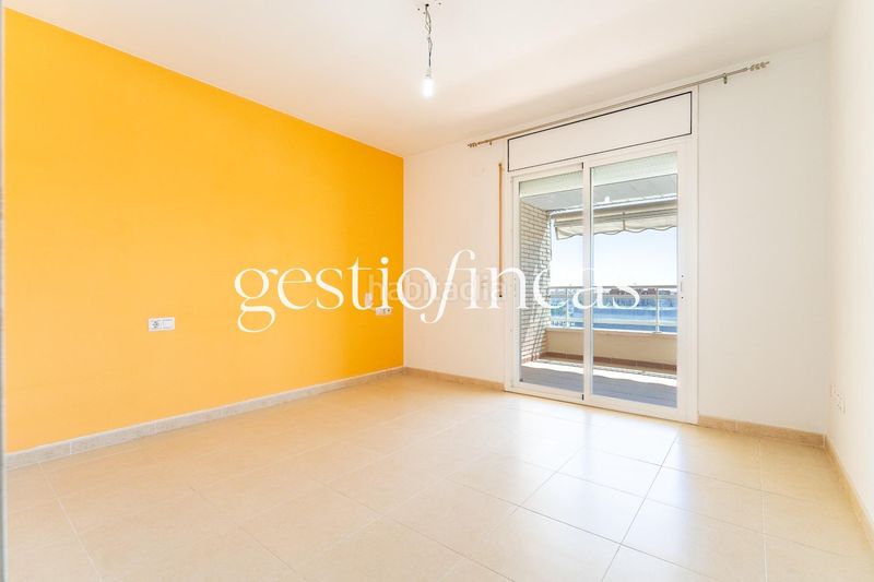 Foto b6b7bbfa-072d-42b4-84c1-41de36e1cf86. Pis a calle via augusta 15 a casc antic - nou Cambrils Cambrils