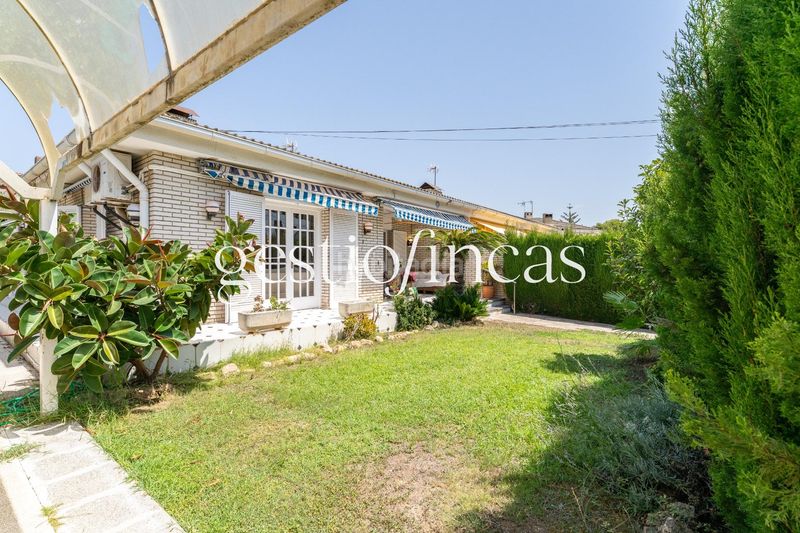 Foto 5b794c3b-8e1d-4c92-803b-fdf05caf4b24. Casa aparellada amb calefacció a Vilafortuny Cambrils