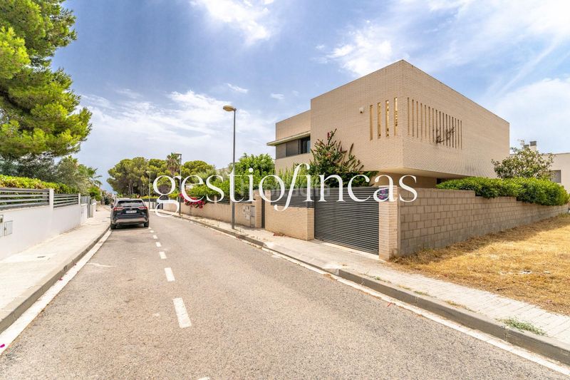 Foto 01bab53a-b2a1-492e-bd6e-a6eb6051bfbb. Casa amb calefacció aparcament a mar Cambrils Cambrils