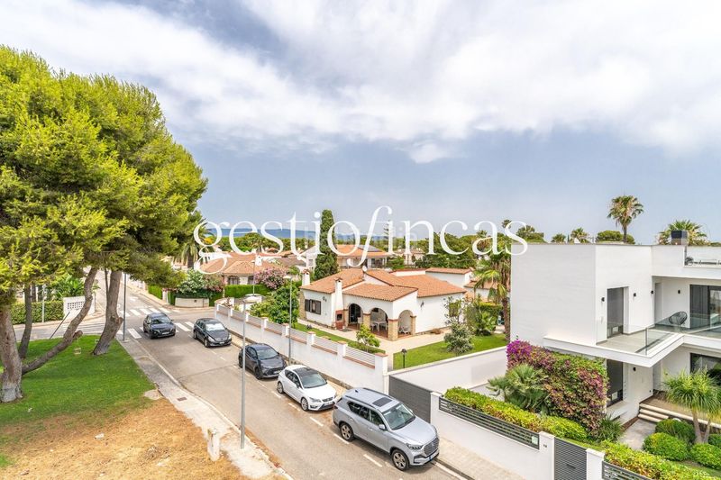 Foto ca0700ef-68d2-4bda-af03-4e7f59122f39. Casa amb calefacció aparcament a mar Cambrils Cambrils