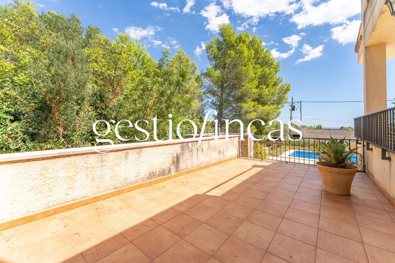 Foto 87061e9a-f5cb-48d0-8192-23b73eab6ee8. Xalet amb calefacció aparcament piscina a Pratdip