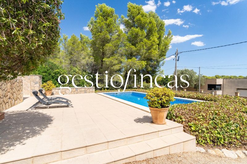 Foto bd4fffeb-f7de-4216-9727-baf29141c87b. Xalet amb calefacció aparcament piscina a Pratdip