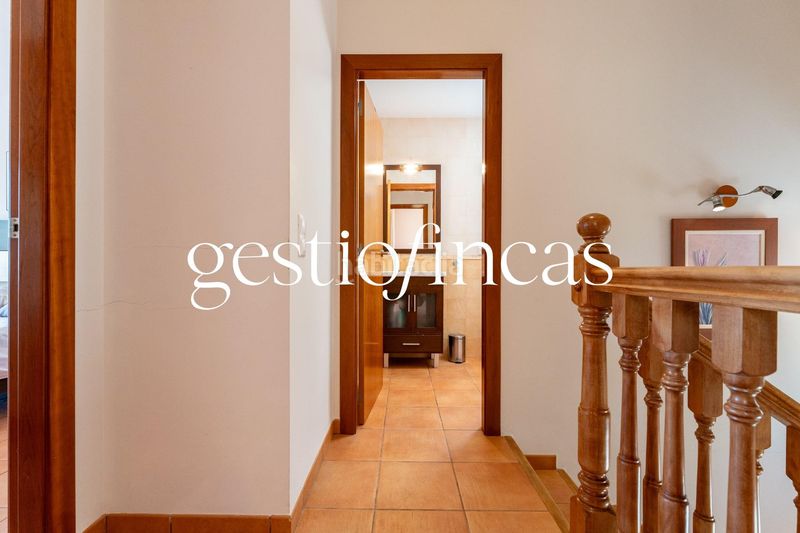 Foto becbb9ca-f90d-4e61-be64-111ba2361179. Xalet amb calefacció aparcament piscina a Pratdip