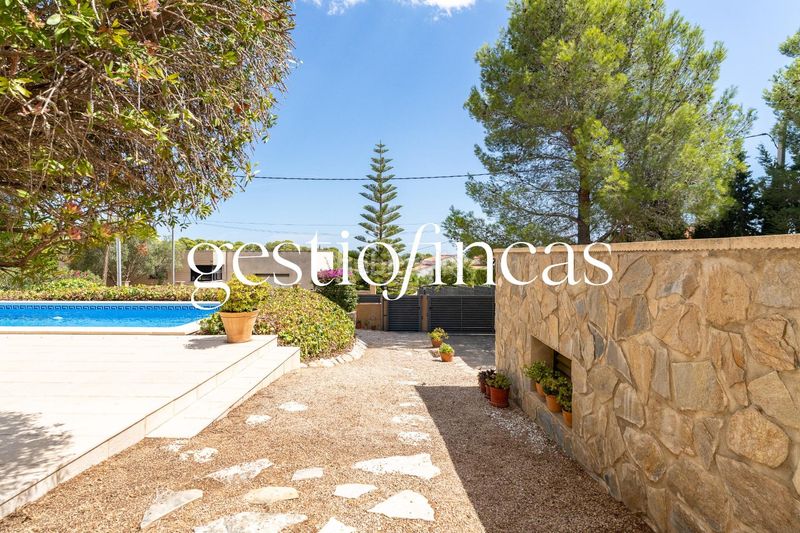 Foto d28b364b-1640-4e31-a02f-7a768e3a9cd6. Xalet amb calefacció aparcament piscina a Pratdip