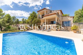 Chalet  Calle clavell. Exclusivo chalet independiente con impresionantes vistas al mar