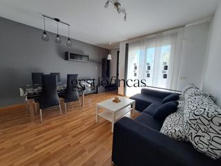 Location Appartement  Carrer de l'oli 3. Alquiler temporal de septiembre a junio  piso amplio, luminoso y