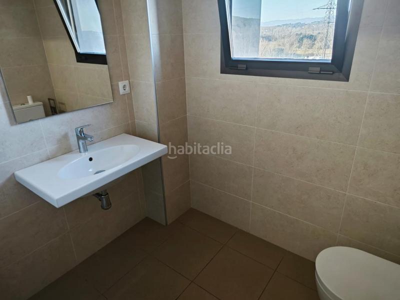 Foto 590b9898-100b-4563-9987-68d82bf10ebf. Rent office space with heating in Quart